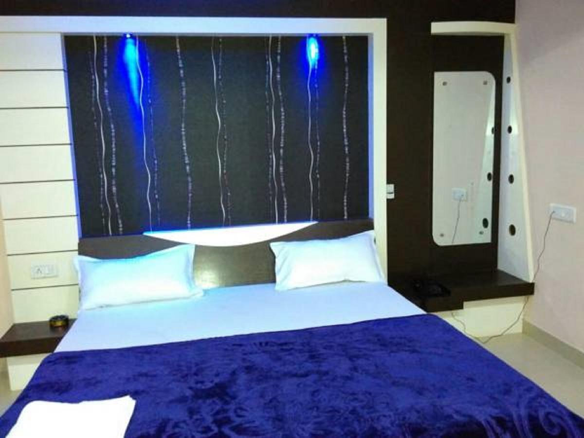 Hotel Blue Star Datia Exteriér fotografie
